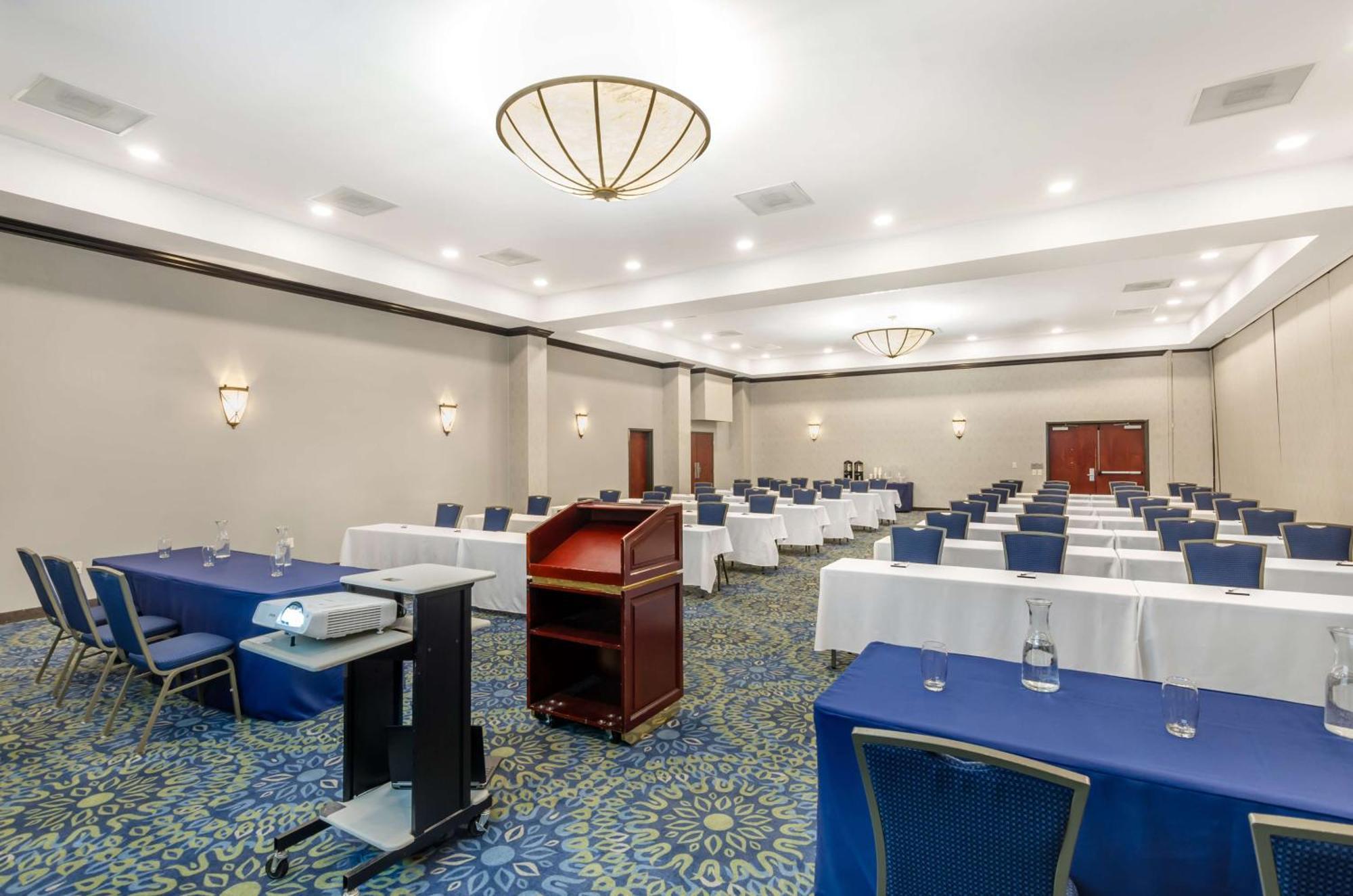 Best Western Plus Waynesboro Buitenkant foto
