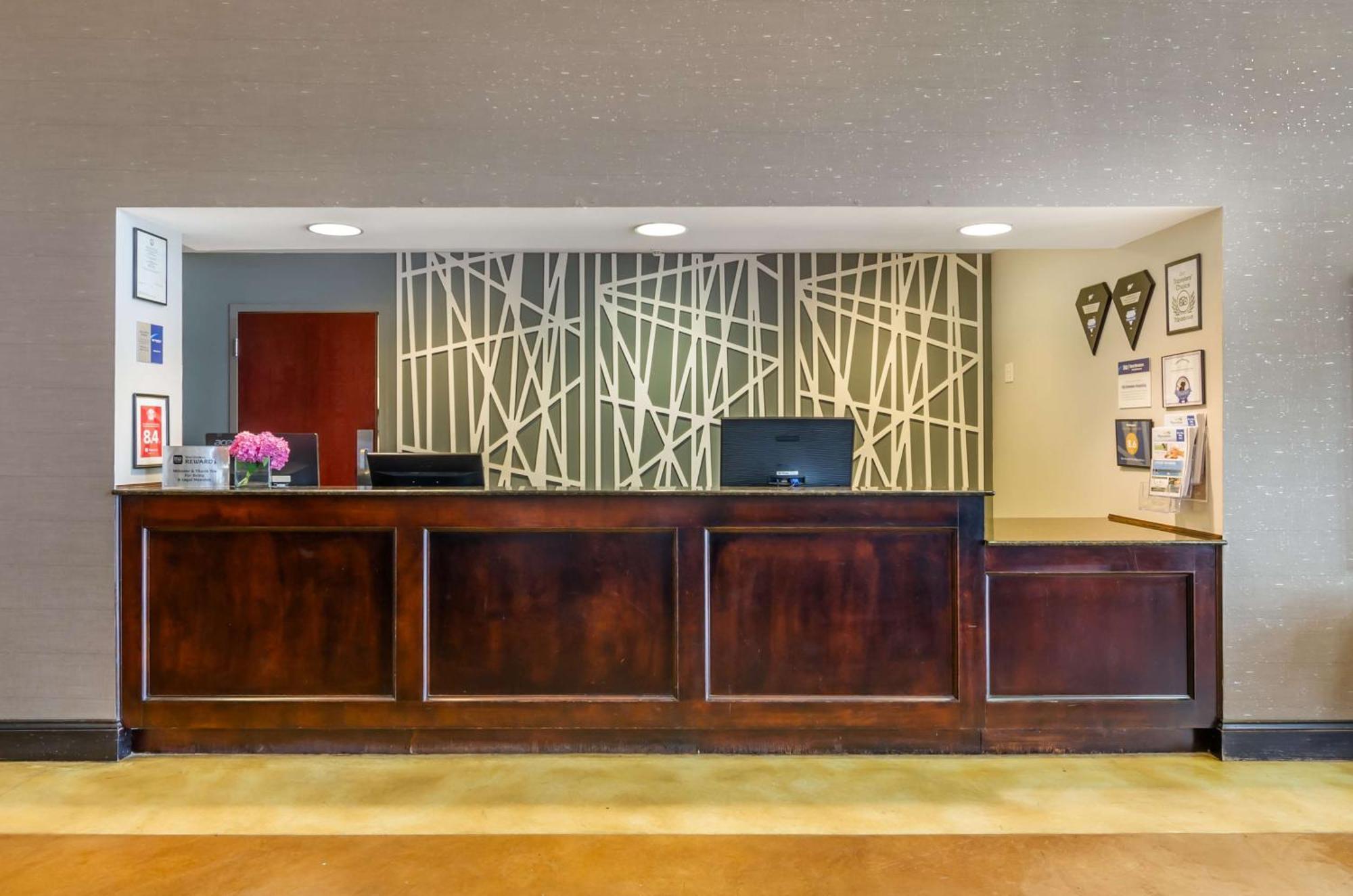 Best Western Plus Waynesboro Buitenkant foto